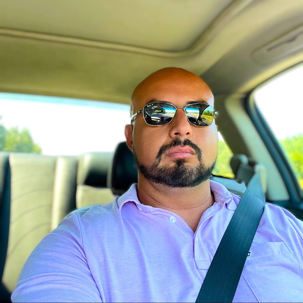 Meet your Posher, Luis